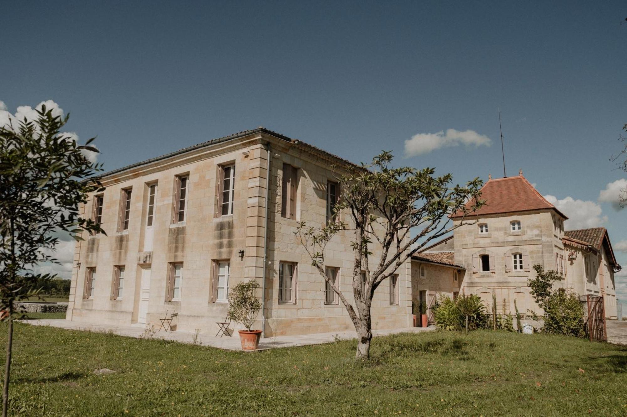 Chateau De La Vieille Chapelle Lugon et l'Ile du Carney Exterior photo
