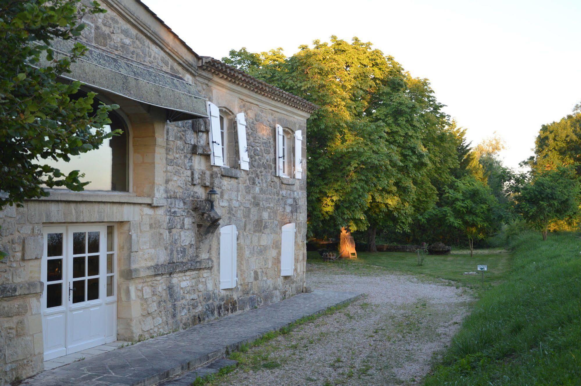 Chateau De La Vieille Chapelle Lugon et l'Ile du Carney Exterior photo